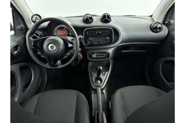 Smart Fortwo (2023) thumbnail 3