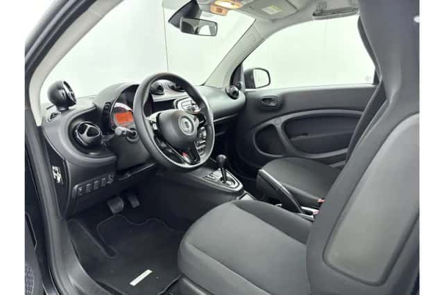 Smart Fortwo (2023) thumbnail 9