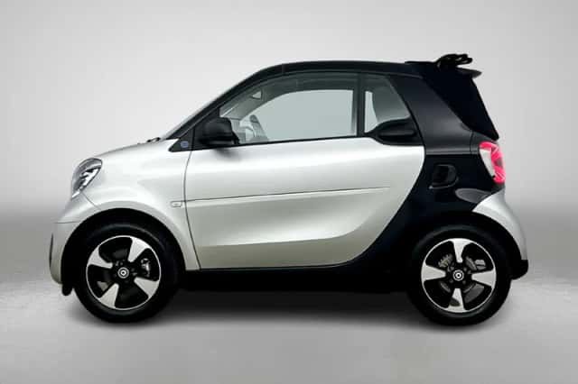Smart Fortwo (2024) thumbnail 5