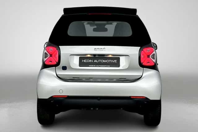 Smart Fortwo (2024) thumbnail 6