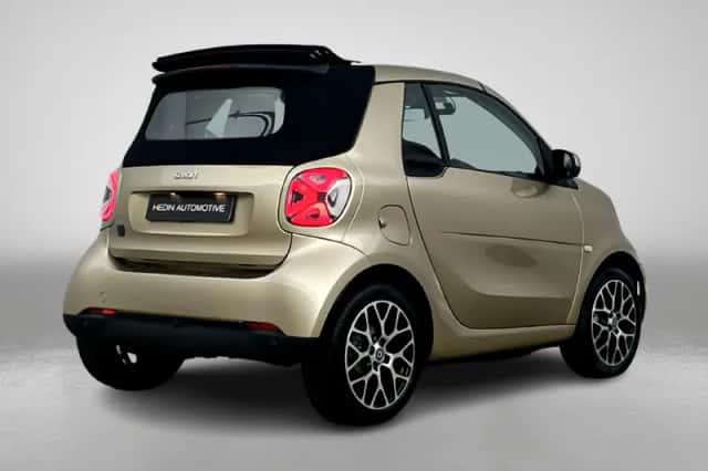 Smart Fortwo (2022) thumbnail 2