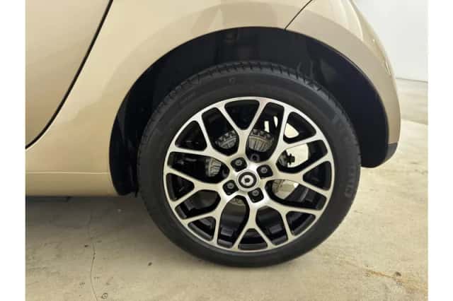 Smart Fortwo (2022) thumbnail 3