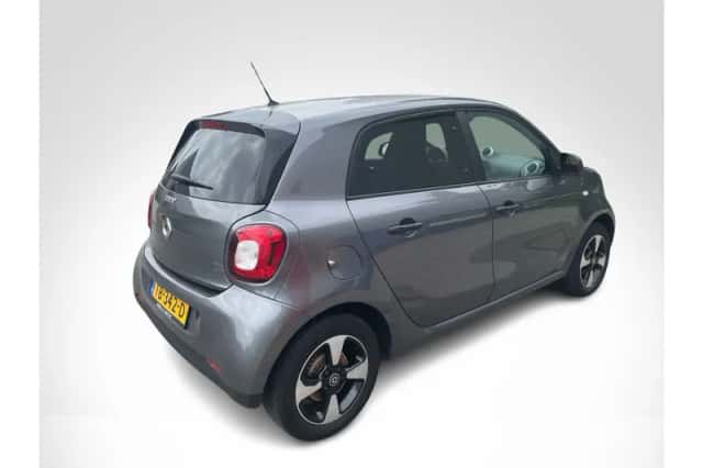 Smart Forfour (2018) thumbnail 2