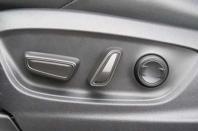 Subaru Solterra (2023) thumbnail 20