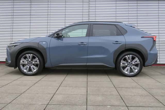 Subaru Solterra (2023) thumbnail 8
