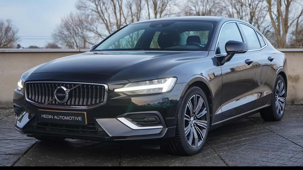 Volvo S60 (2022) — foto 1