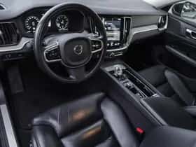 Volvo S60 (2022) thumbnail 11