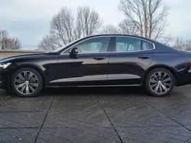 Volvo S60 (2022) thumbnail 3