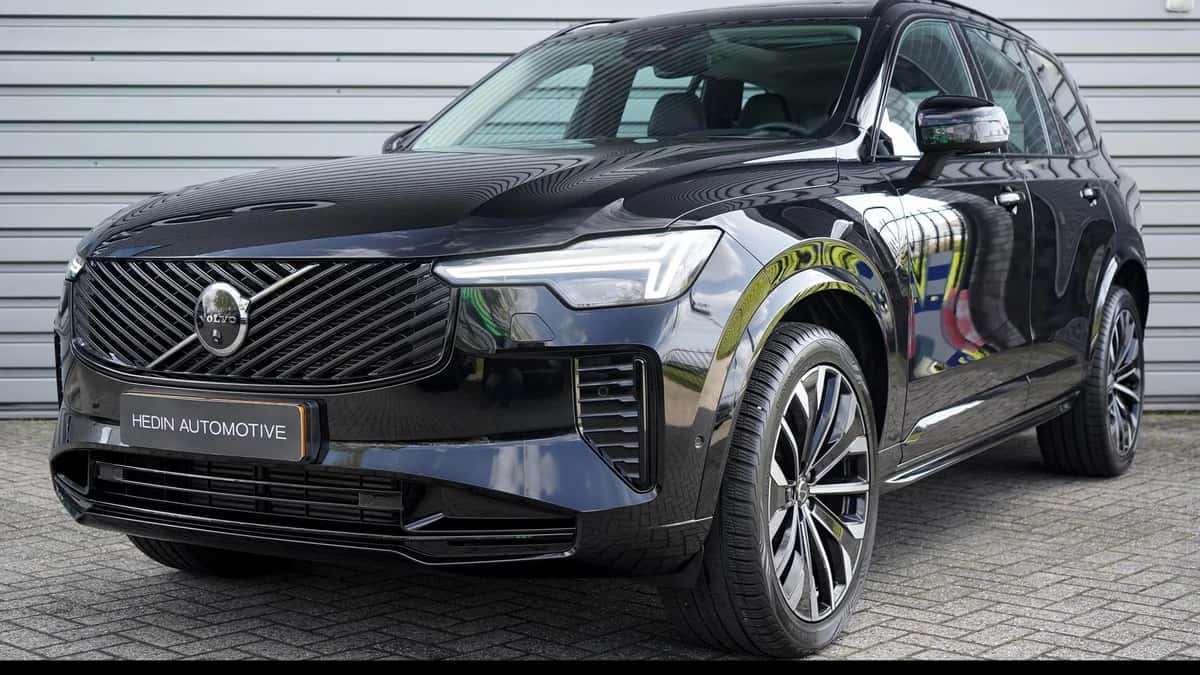 Volvo XC90 (2025) — foto 1