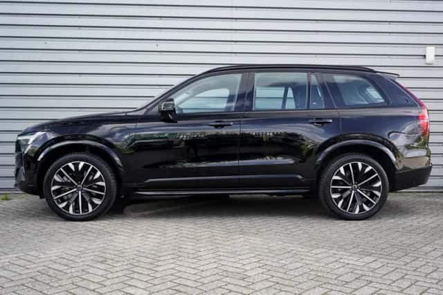 Volvo XC90 (2025) thumbnail 3