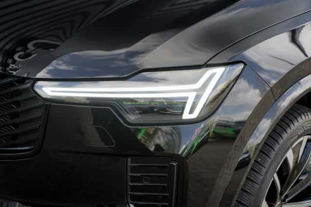 Volvo XC90 (2025) thumbnail 4