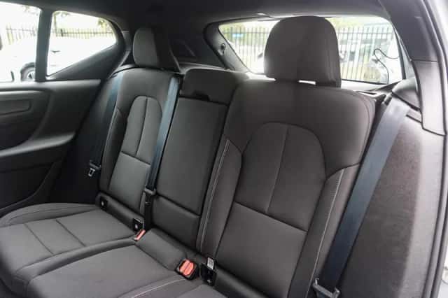 Volvo EX40 (2025) thumbnail 2