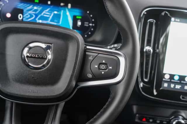 Volvo EX40 (2025) thumbnail 5