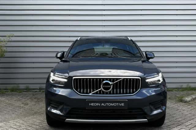 Volvo XC40 (2021) thumbnail 2