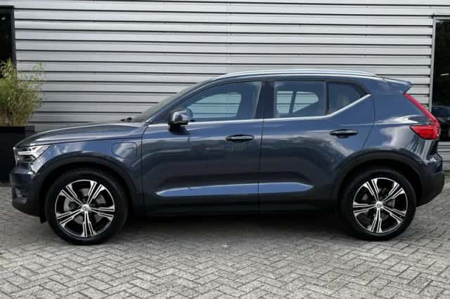 Volvo XC40 (2021) thumbnail 3