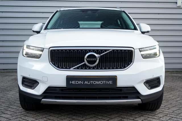 Volvo XC40 (2022) thumbnail 2