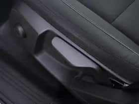 Volvo XC40 (2022) thumbnail 15