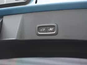 Volvo XC40 (2022) thumbnail 11