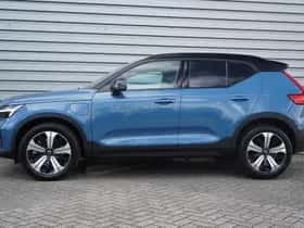 Volvo XC40 (2022) thumbnail 3