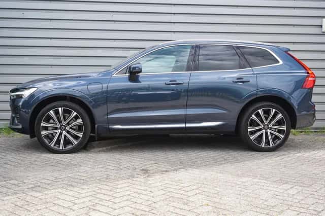 Volvo XC60 (2024) thumbnail 3