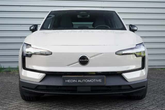 Volvo EX30 (2026) thumbnail 2