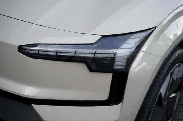 Volvo EX30 (2026) thumbnail 4