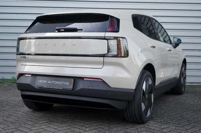 Volvo EX30 (2026) thumbnail 6