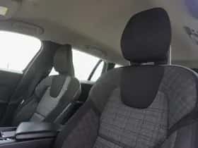 Volvo V60 (2022) thumbnail 16