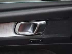 Volvo XC40 (2022) thumbnail 15