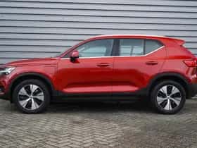 Volvo XC40 (2022) thumbnail 3