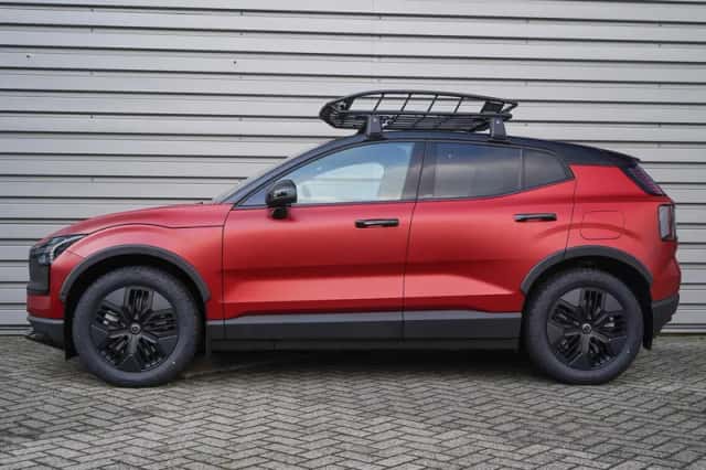Volvo EX30 (2025) thumbnail 3