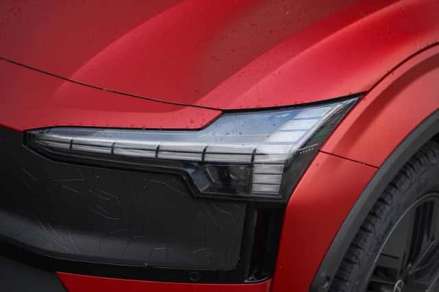 Volvo EX30 (2025) thumbnail 4