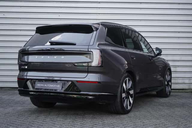 Volvo EX90 (2025) thumbnail 6