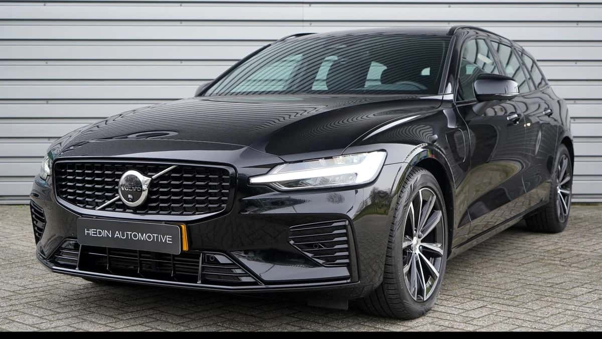 Volvo V60 (2025) — foto 1