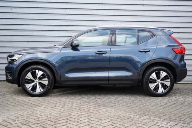 Volvo XC40 (2021) thumbnail 3
