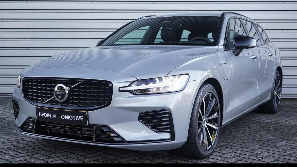 Volvo V60 (2025) — foto 1