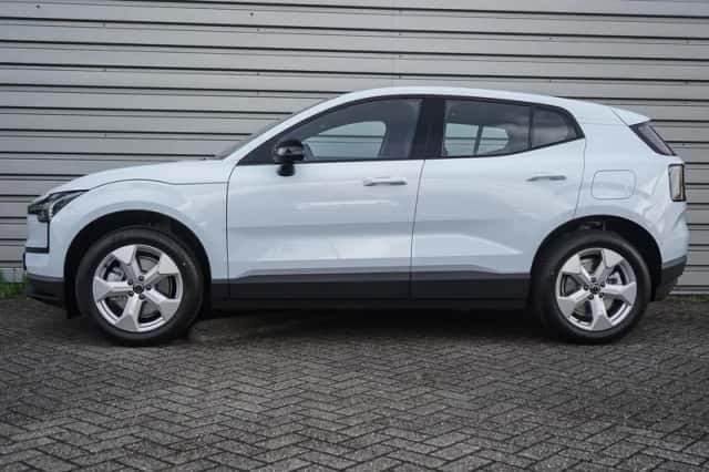 Volvo EX30 (2026) thumbnail 3