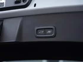 Volvo XC40 (2024) thumbnail 11