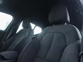 Volvo XC40 (2024) thumbnail 16