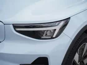 Volvo XC40 (2024) thumbnail 4
