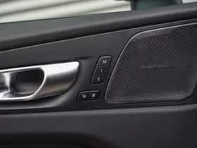 Volvo XC60 (2025) thumbnail 15