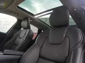 Volvo XC60 (2025) thumbnail 17