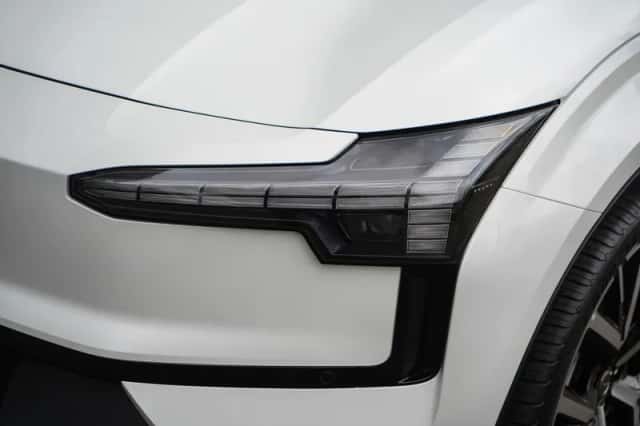 Volvo EX30 (2026) thumbnail 4