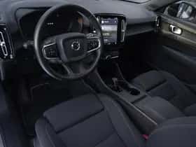 Volvo EX40 (2025) thumbnail 10
