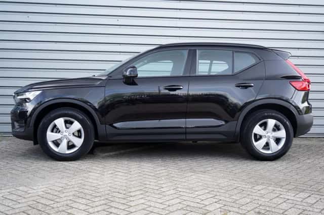 Volvo XC40 (2020) thumbnail 3