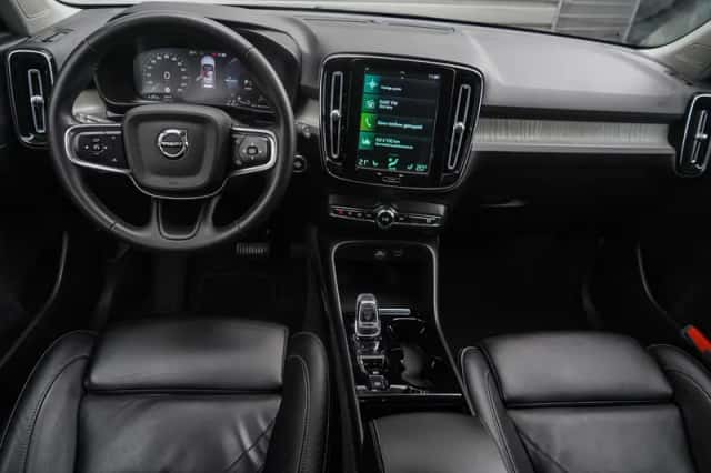 Volvo XC40 (2021) thumbnail 2