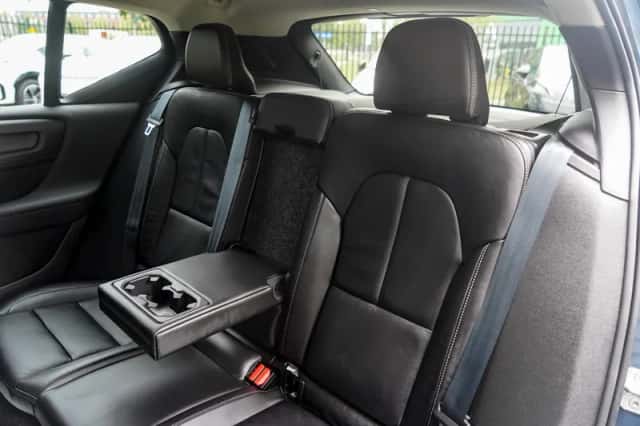 Volvo XC40 (2021) thumbnail 3