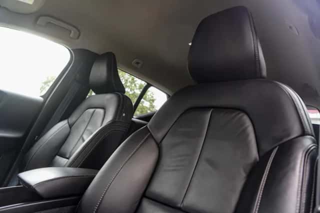 Volvo XC40 (2021) thumbnail 4