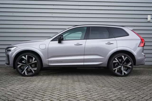 Volvo XC60 (2025) thumbnail 3