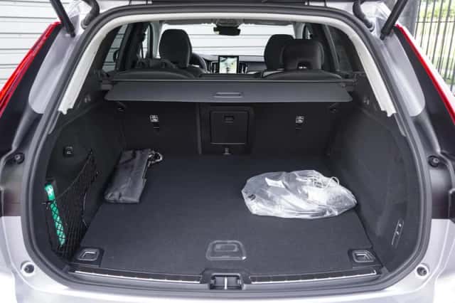 Volvo XC60 (2025) thumbnail 1
